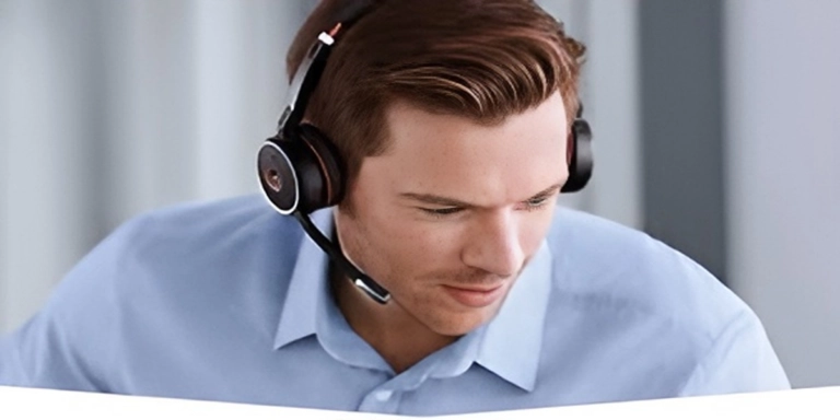 Headphones with microphone